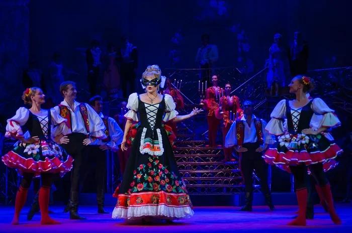 Летучая мышь