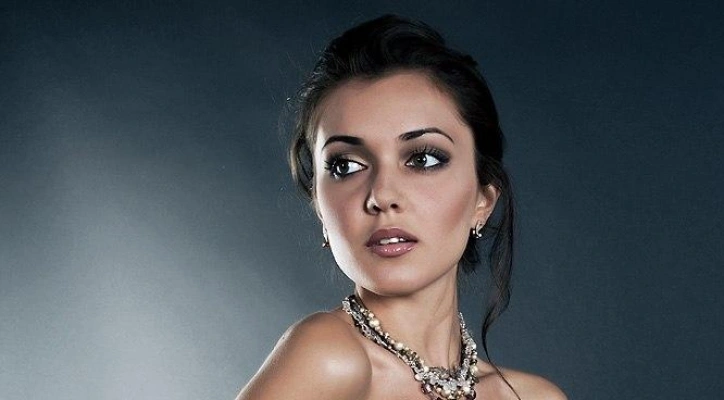 Анна Золотова